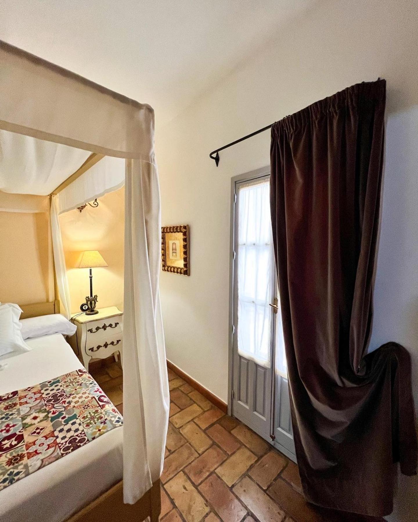 Hostal Servilia Carmona  Exterior foto